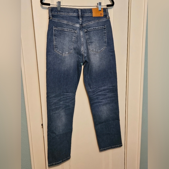 Banana Republic High-Rise Straight Jean - Picture 4 of 10